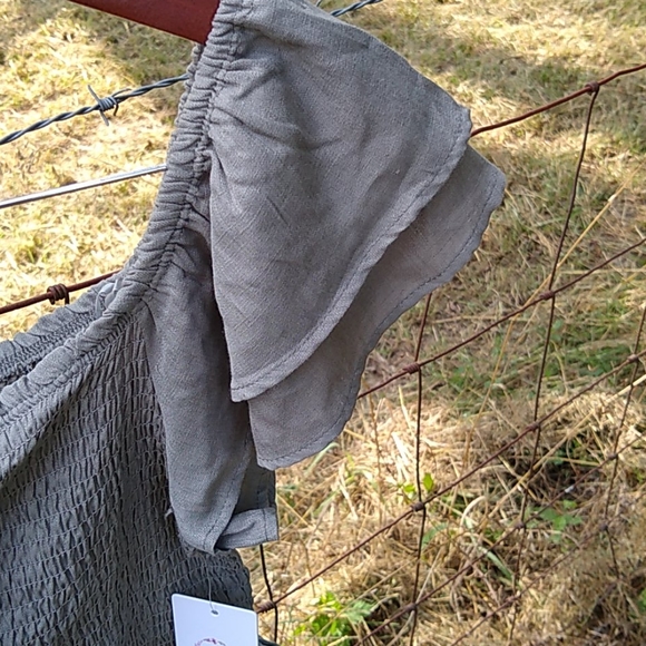 Trendy  top smocking ruffle  layer lace up… - Picture 3 of 8